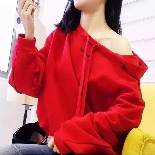 女明星网红同款帽子,女明星们的时尚宠儿