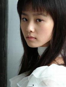 明星网红烫发图片女孩,明星女孩演绎时尚烫发风采