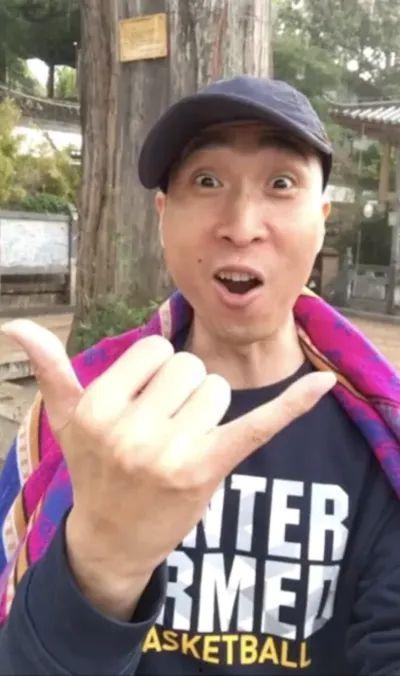 条子哥与明星网红合照,星光熠熠瞬间成焦点