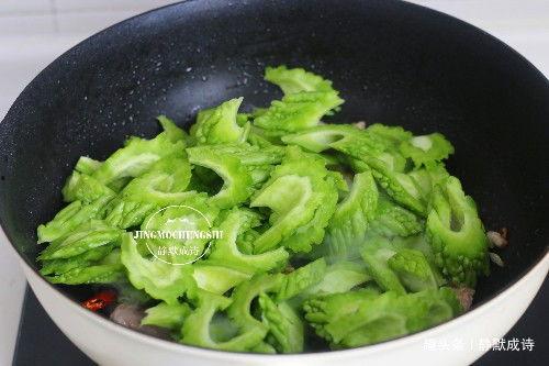 闪爱吃瓜热门,揭秘娱乐圈幕后真相，带你领略明星们的真实生活