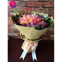 花店今日热门话题英语,Top Floral Trends: Exploring Today's Hottest Topics in the Flower Shop World