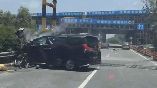 扬州市瓜州车祸今日新闻,悲剧发生，多车连环相撞，伤亡情况待公布